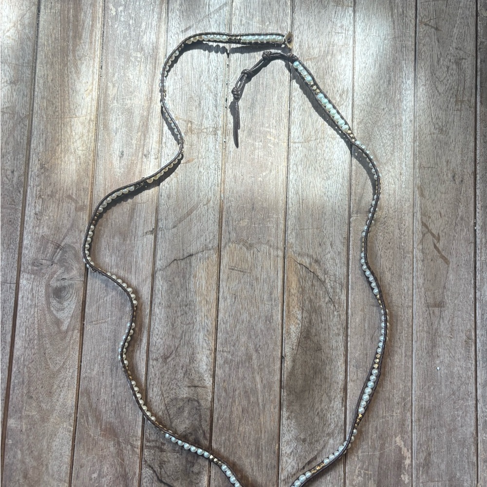 Elegant Beaded Necklace in Black and Silver